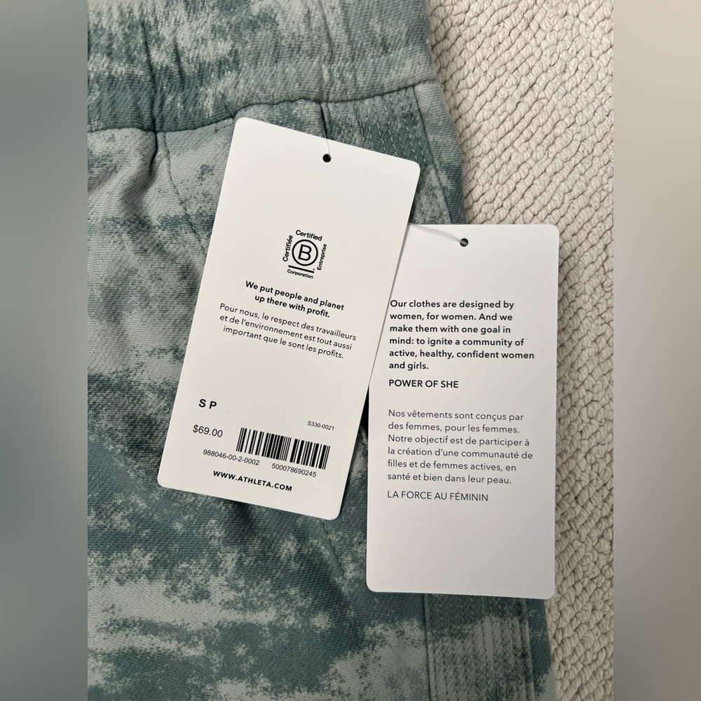 ATHLETA Farallon Short Fog Camo Coast Green Women’s Size: Small - Picture 9 of 16
